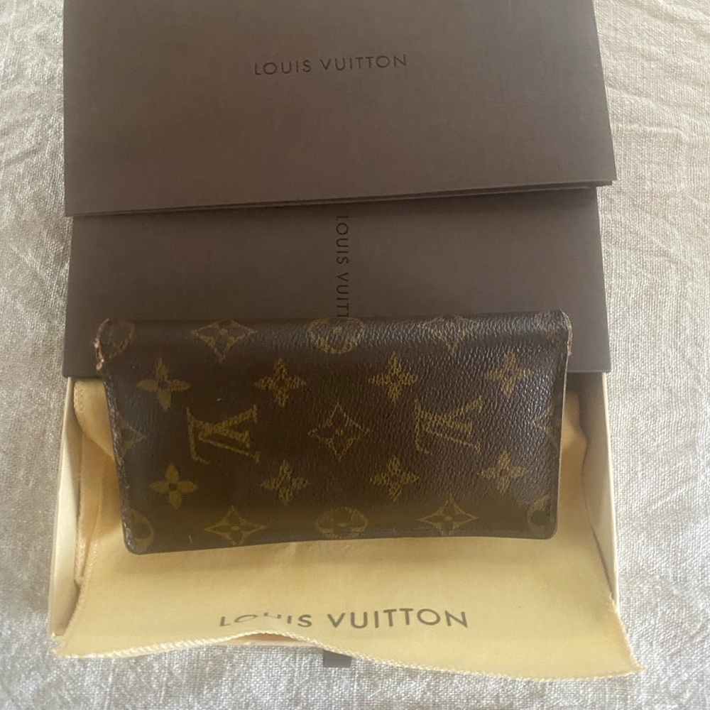 Louis Vuitton checkbook / credit card holder Wallet
